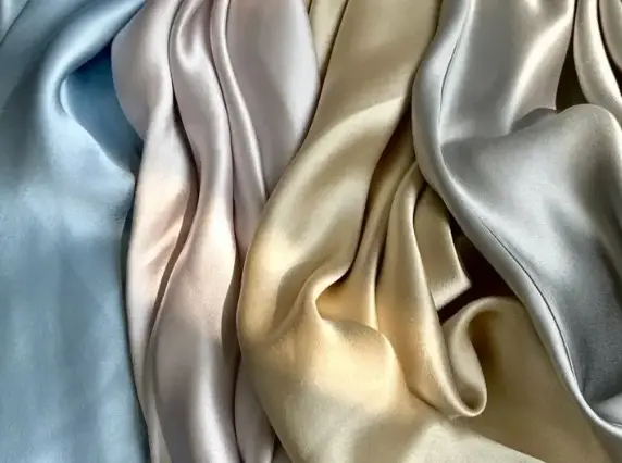 Τι ακριβώς είναι το ύφασμα οξικού που κατακλύζει το Διαδίκτυο;